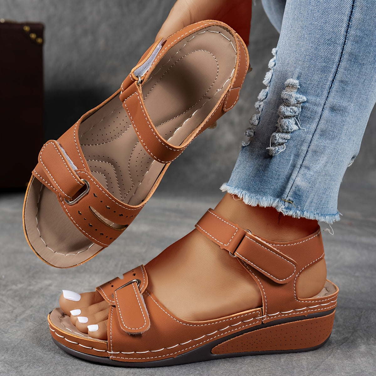 YTMLDY Women's Beige Platform Sandals - Adjustable Ankle Strap with Buckle & Hook-and-Loop Closure, Breathable PU Upper & Arch Support, Thick Cushioned Sole, Open-Toe Summer Beach Shoes for Casual & Semi-Formal Outfits (Light Brown) - Comfortable Arch
