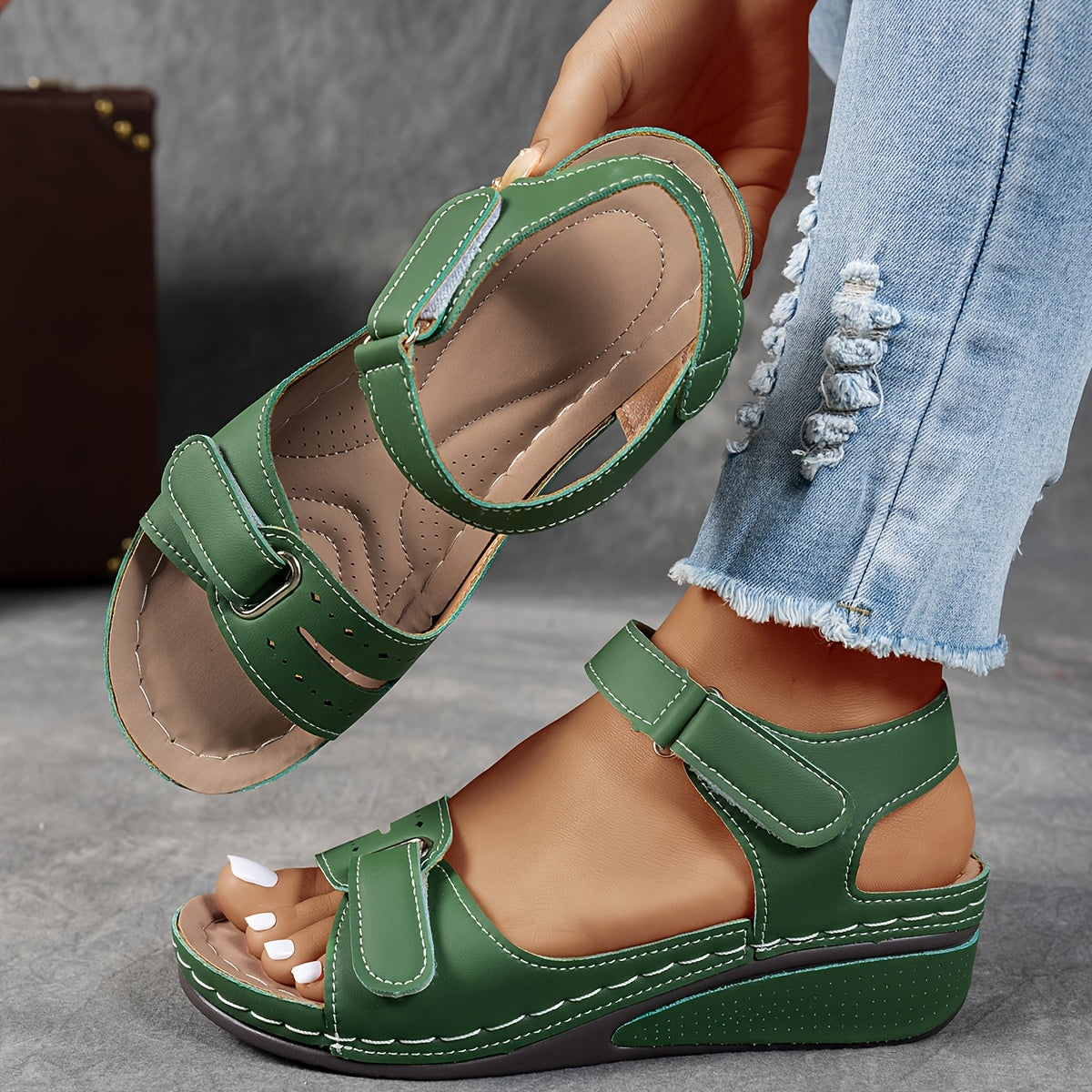 YTMLDY Women's Beige Platform Sandals - Adjustable Ankle Strap with Buckle & Hook-and-Loop Closure, Breathable PU Upper & Arch Support, Thick Cushioned Sole, Open-Toe Summer Beach Shoes for Casual & Semi-Formal Outfits (Light Brown) - Comfortable Arch